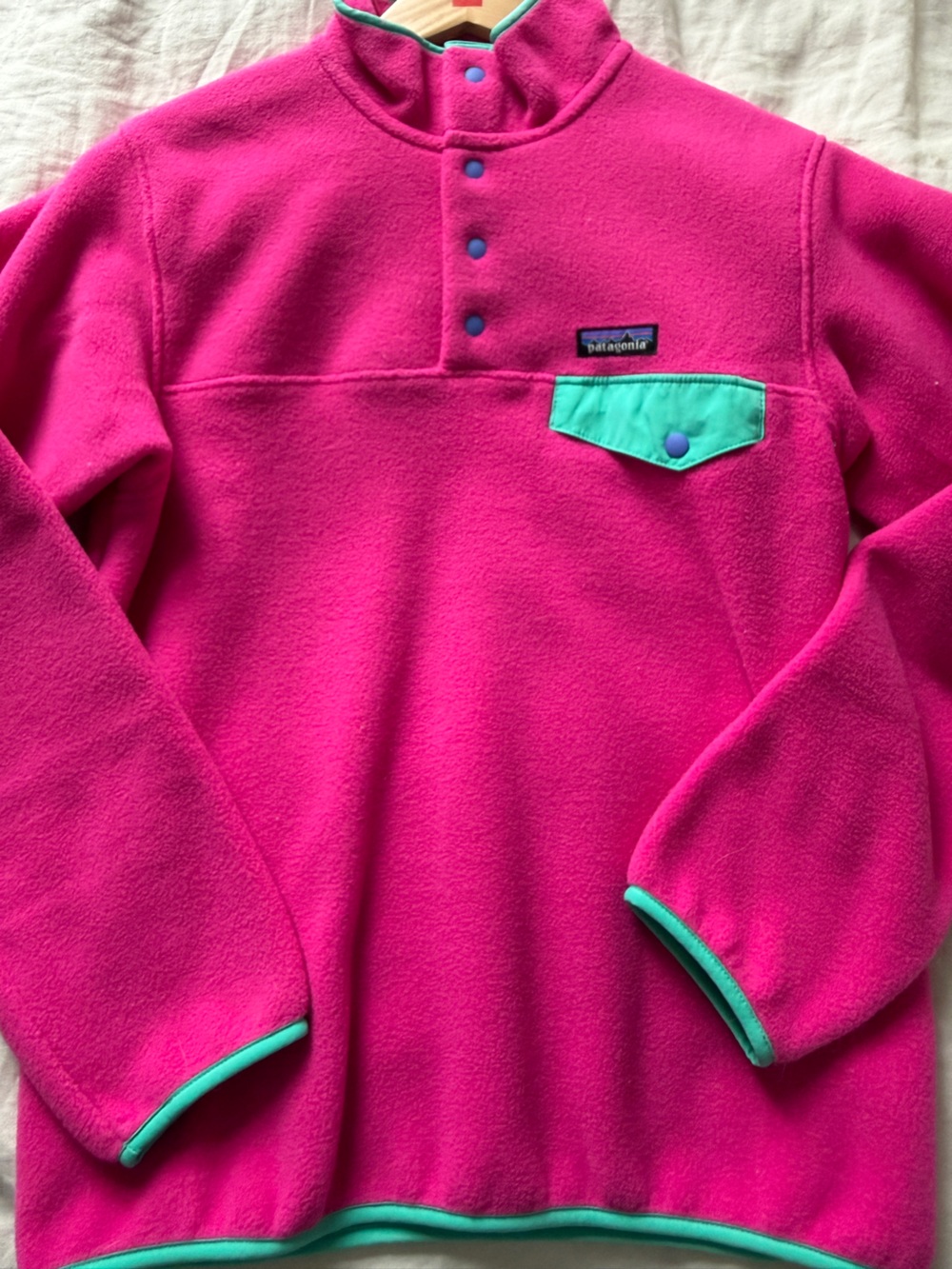 Patagonia hot pink LW Synch Snap T P/O *RARE*